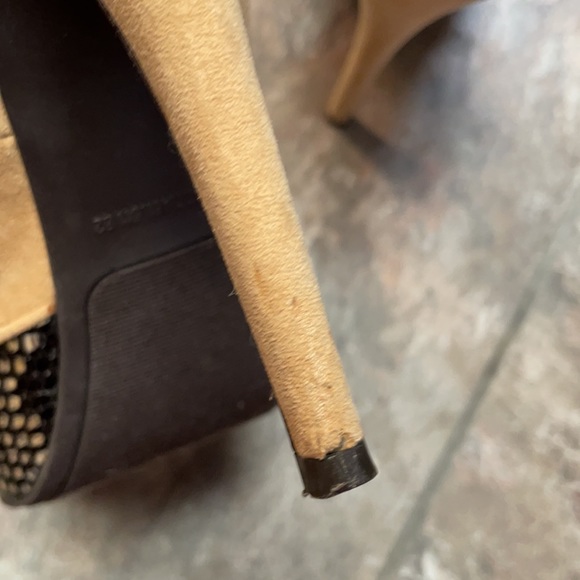 Tan and snake print high heel - Picture 9 of 9